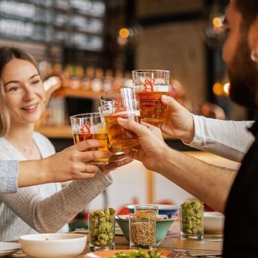 Con Vía Crucis, pero sin Cruzcampo: una huelga amenaza el suministro de la cerveza más querida de Sevilla en plena Semana Santa