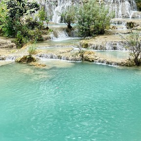 La piscina natural más secreta y desconocida está al lado de Galicia, con aguas turquesas y escondida entre montañas 