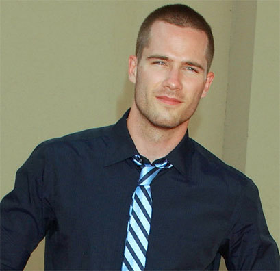 Luke MacFarlane sale oficialmente del armario
