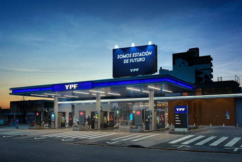 Los precios de YPF variarán por hora: en Argentina, a partir de ahora, te conviene cargar combustible por la madrugada 