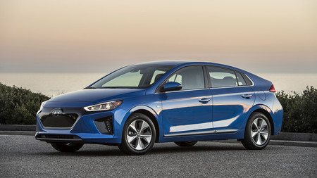Hyundai le da vueltas a la idea de vender el Ioniq en México