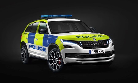 El Škoda Kodiaq RS se viste de coche de policia en Reino Unido: un SUV de 240 CV para patrullar las calles