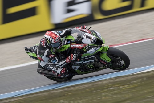 Jonathan Rea gana la primera manga en Assen tras la retirada de Chaz Davies en la última vuelta