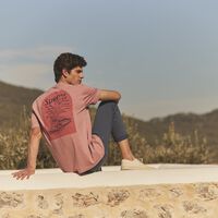 Springfield tiene las camisetas que no te pueden faltar esta primavera y además por menos de 5 euros 