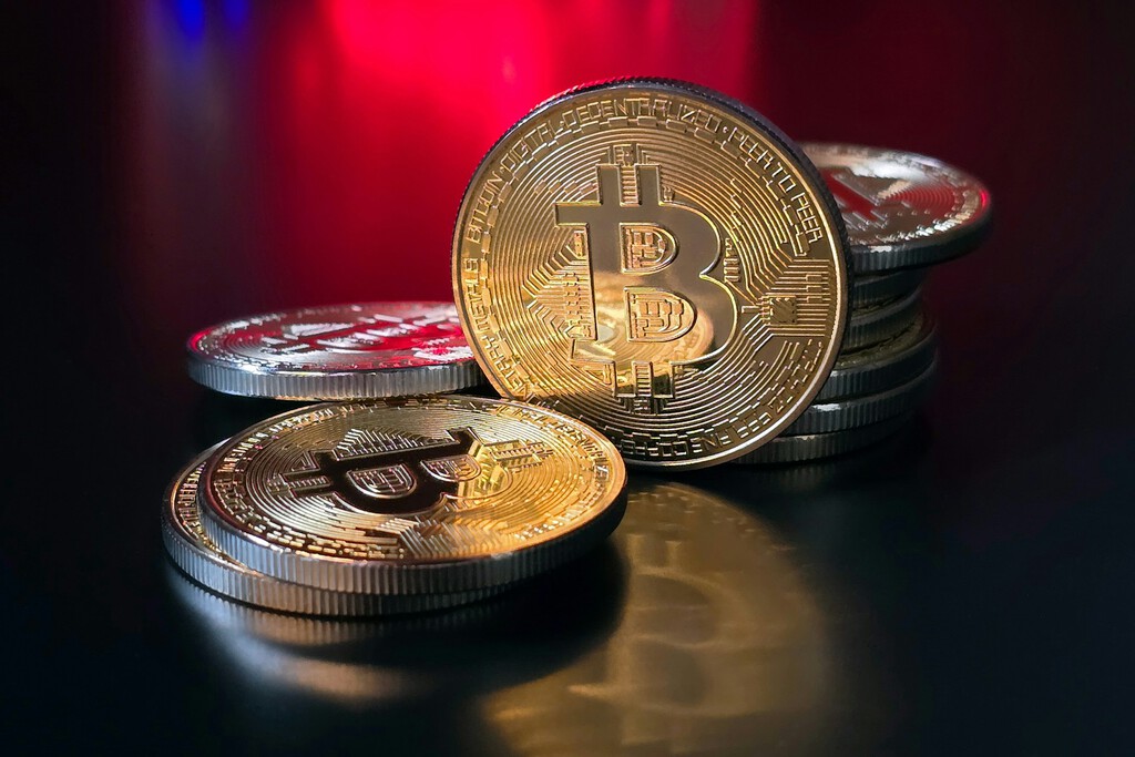 Una fortuna oculta en Bitcoin sale a la luz tras 14 años: pasó de 200 millones en 8.600 millones y ahora ha dado 'señales de vida'