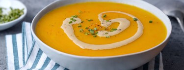 Ni nata líquida ni yogur: este ingrediente que ya encuentras en cualquier super es el mejor para coronar una crema de verduras 
