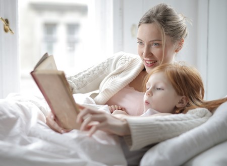 Sed de aprender: los niños prefieren aquellos libros que explican cómo y por qué suceden las cosas