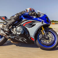 Suzuki no tira la toalla con las motos de gasolina, y su nueva deportiva es la mejor prueba. Un desafío para el paradigma eléctrico