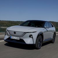 Mazda puso a la venta un coche que es capaz de insultar a cualquier persona que esté a su alrededor 
