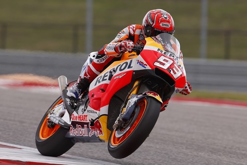 Marc Márquez se resiste y logra su quinta pole consecutiva en Austin. Viñales segundo a 0,13