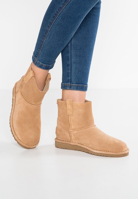 Botines UGG rebajas un 50% en Zalando, ahora por sólo 69,95 euros y envío  gratis