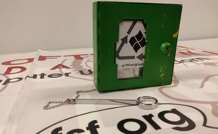 La Free Software Foundation ha enviado un disco duro vacío a Microsoft para que les copie el código fuente de Windows 7