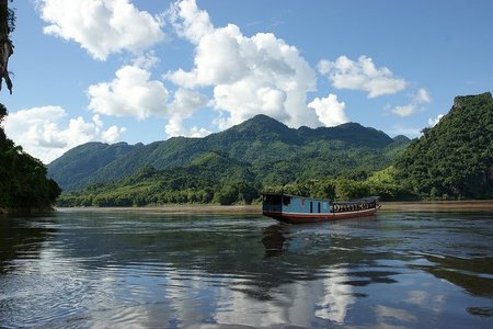 Laos: De Nong Khiaw a Luang Prabang en barco