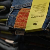 Chollo a la vista: Amazon liquida los vaqueros Levi's que mejor sientan al 65% de descuento 