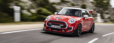 ¡Bomba! Este es el MINI con el que la marca vuelve a competir en las 24 Horas de Nürburgring