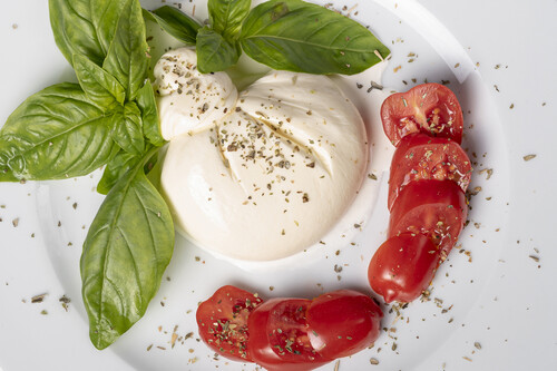 Vista Cercana De Mozzarella Y Tomates Cherry
