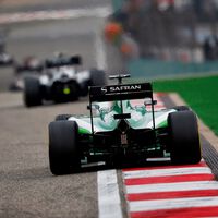 Un millonario quiere revivir una mítica marca de coches y ponerla a correr en el mundial de F1. Huele a humo