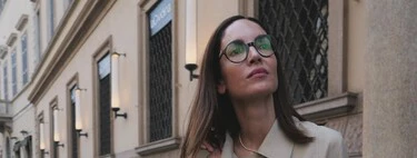 Así son las zapatillas Skechers favoritas de las mujeres de más de 50 años: color remolacha y perfectas para no agacharse