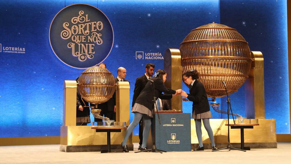 Cómo ver la Lotería de Navidad 2022 en directo: las mejores formas para seguir el sorteo desde Internet y por la TDT