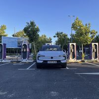 España se ha llenado de puntos de carga para coches eléctricos. El problema es que no los estamos utilizando