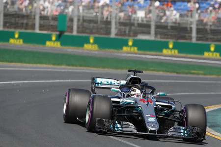 Pole position de Lewis Hamilton en Australia con los Ferrari en su particular quiero y no puedo