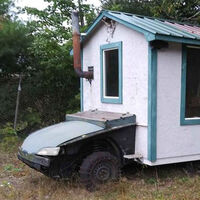Lo de camperizar cosas se nos va las manos. Alguien ha puesto una cabaña en un Chevrolet, y lo está intentando vender por Facebook