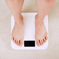La fórmula es sencilla, dejar de ingerir 500 calorías al día para perder peso. La ciencia y la realidad son más tozudas