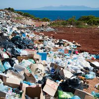 Más de 100.000 toneladas de basura recorrían cada año miles de kilómetros para enterrarse en Andalucía. Hasta ahora