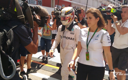 Hamilton Accidente Paddock
