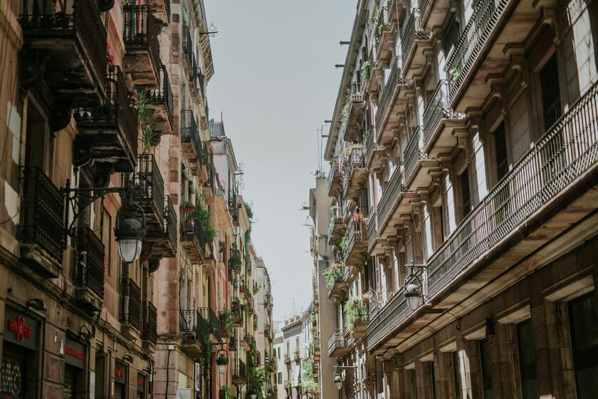 España quiere apostar por el alquiler con opción a compra ante la crisis de vivienda. Antes deberá solucionar su agujero negro