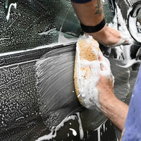 Siempre he lavado el coche en la calle delante de casa, hasta que aprendí que me pueden multar con 3.000 euros por verter líquidos