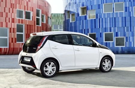 Toyota Aygo 2014 02
