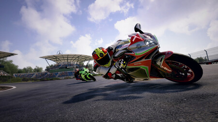 Puedes jugar gratis a RiMS Racing en PC, pero tienes que ser casi tan rápido como sus motos, porque dura poco tiempo