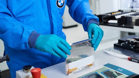 BMW invierte 200 millones de euros en un centro de celdas de batería ante un posible escenario de escasez