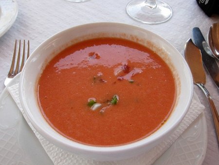 Análisis nutricional de una porción de gazpacho
