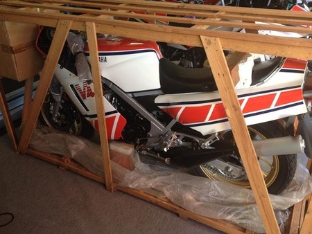 Yamaha RZ500N de 1985 a estrenar, se vende por no usar. Razón: aquí