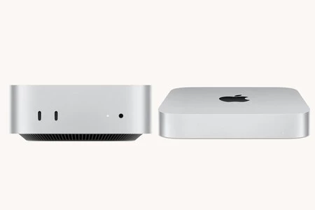 Mac mini M4 (左) と Mac mini M2 (右)
