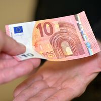 Cobrar en 12 o en 14 pagas: lo que opinan los expertos sobre las dos modalidades para cobrar el salario en España