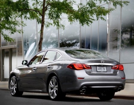Infiniti Q70 5