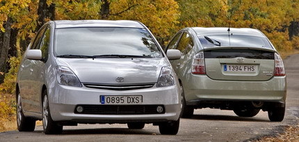 ¿Cómo envejecen los coches? Toyota Prius nuevo contra otro con 160.000 kilómetros