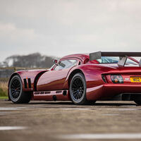 Alguien se ha atrevido a pagar casi 700.000 euros para hacerse con el único e ingobernable TVR Cerbera Speed 12