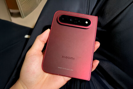 Xiaomi 17 Fold 1