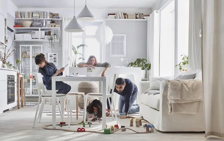 El catálogo de Ikea cumple 70 años. Y tenemos un anticipo de sus novedades en salones