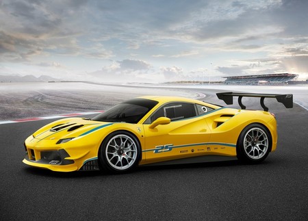 Ferrari 488 Challenge 2017 1280 01