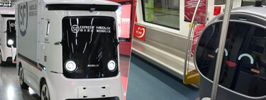 En China creen haber solucionado la saturación de repartidores: robots viajando en metro para entregarte paquetes