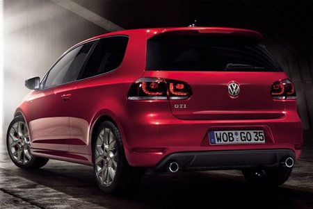 VW Golf GTI Edition 35 trasera cerca
