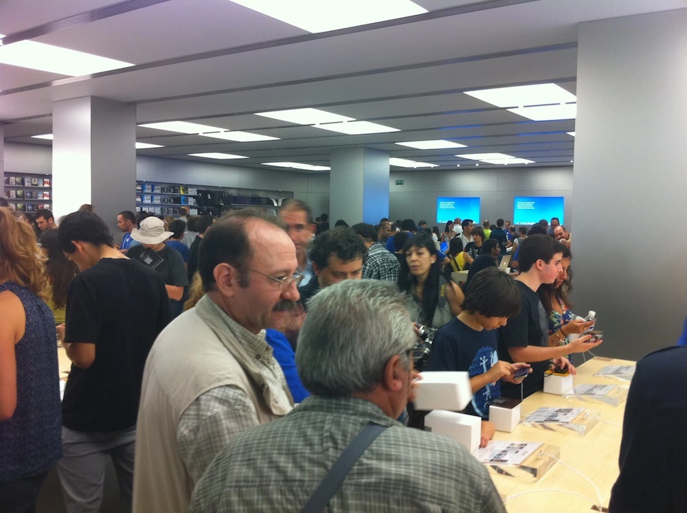 Foto de Inauguración Apple Store La Maquinista (87/93)