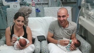 maite-y-oriol-con-sus-bebés