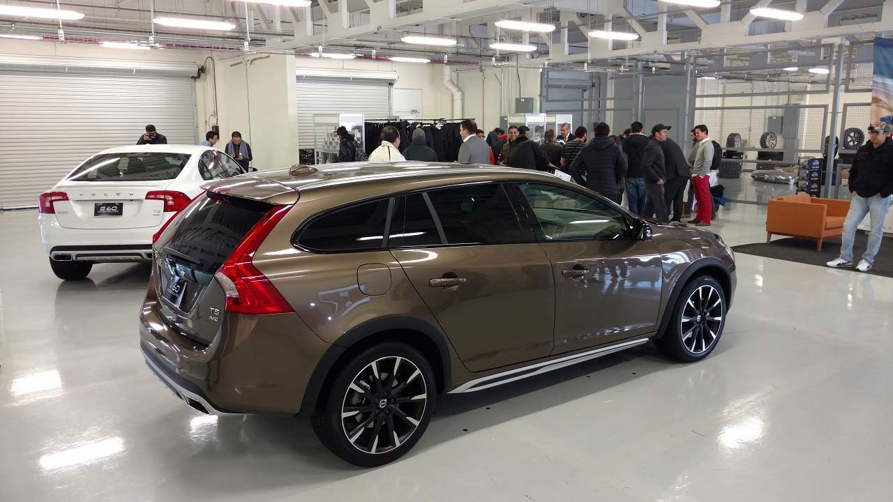Volvo S60 y V60 Cross Country llegan a México