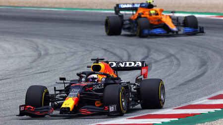 Max Verstappen completa el doblete, Lewis Hamilton se desploma y McLaren regresa al podio en Austria